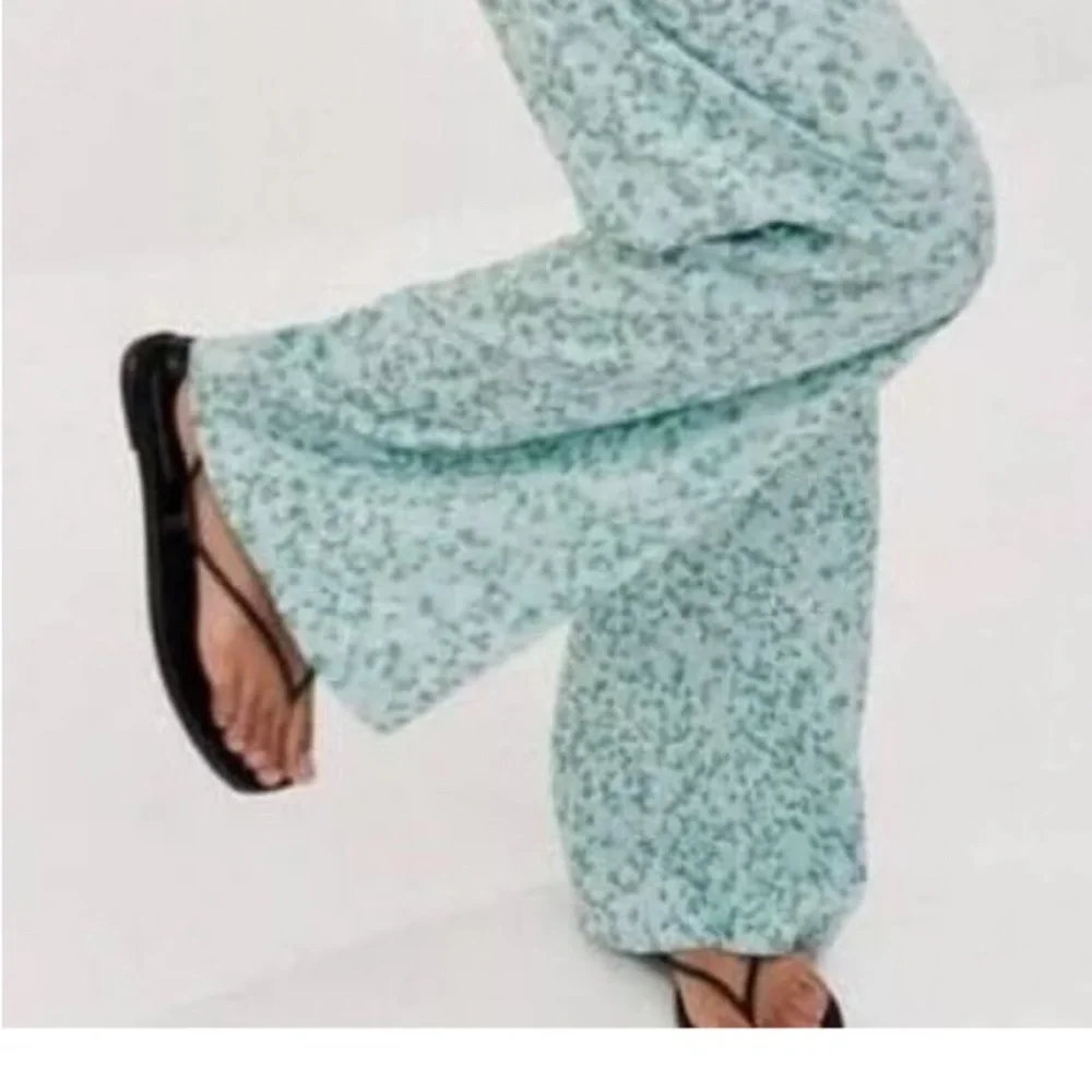 ZARA NECKHOLDER OVERALL LINEN BLEND FLORAL FLOWERS GREEN JUMPSUIT Size XS
